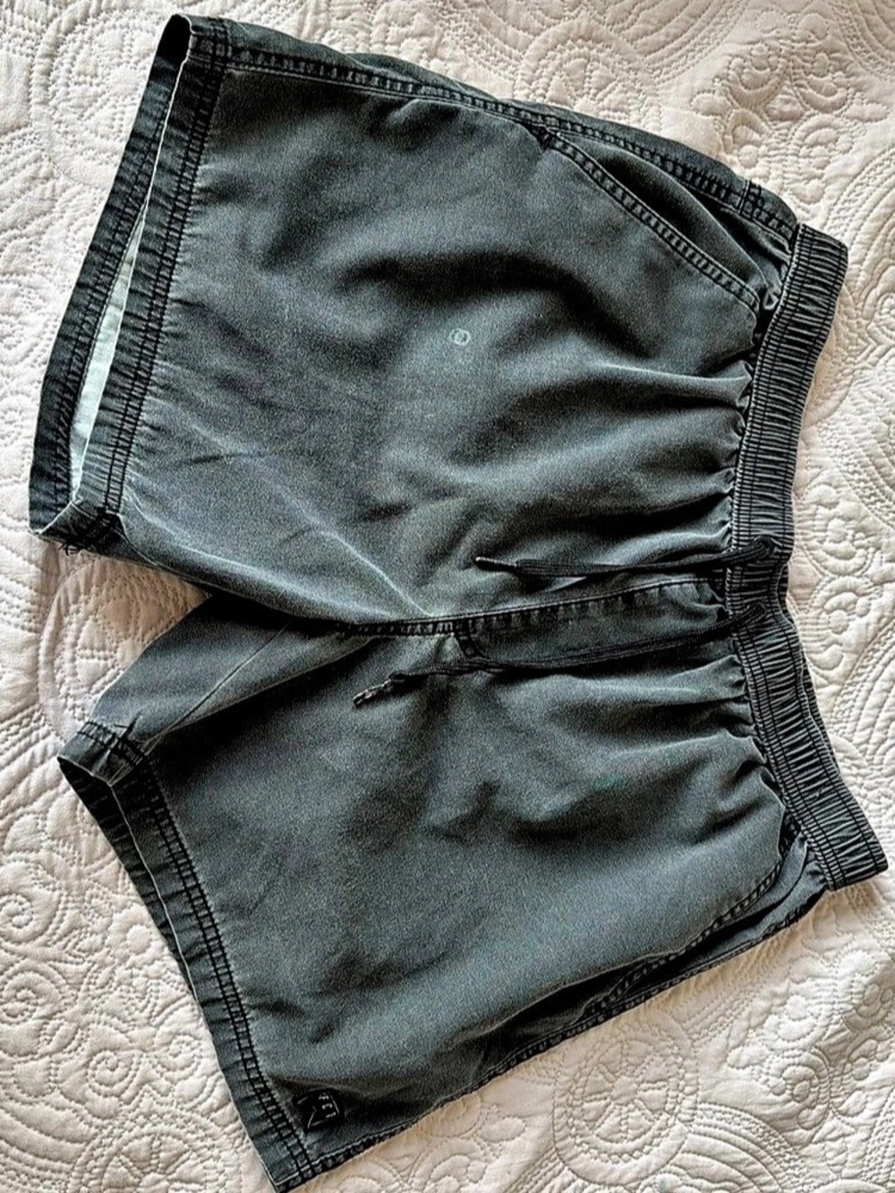Factorie Men’s Charcoal Gray Drawstring Shorts – Size Medium –